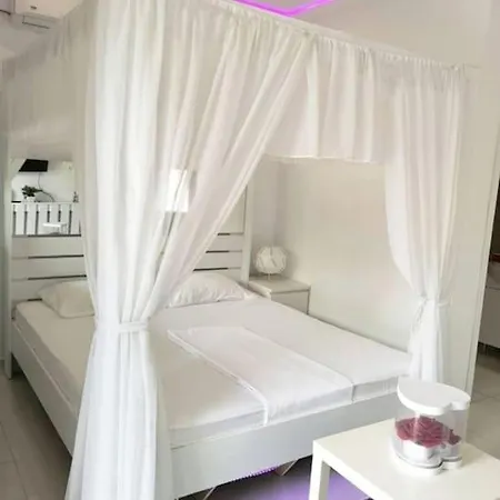 Baldachin Flat For 2 People Apartment *
